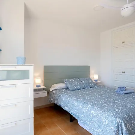 Holiday home Bonita Con Jardin Privado Y Piscina Comunitaria