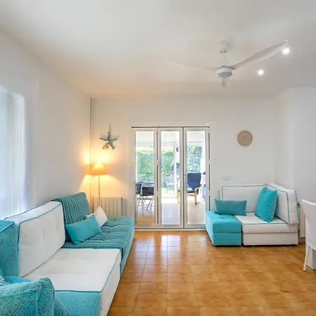 Bonita Con Jardin Privado Y Piscina Comunitaria Holiday home