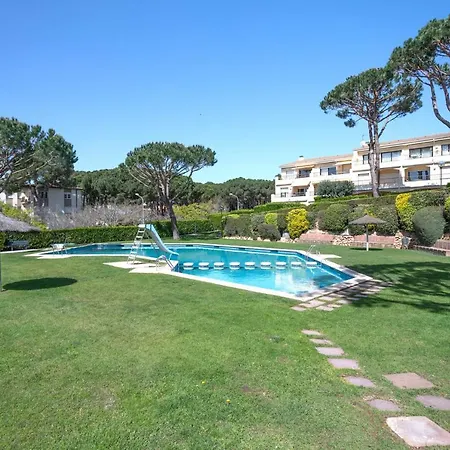 Bonita Con Jardin Privado Y Piscina Comunitaria