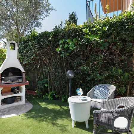 Bonita Con Jardin Privado Y Piscina Comunitaria